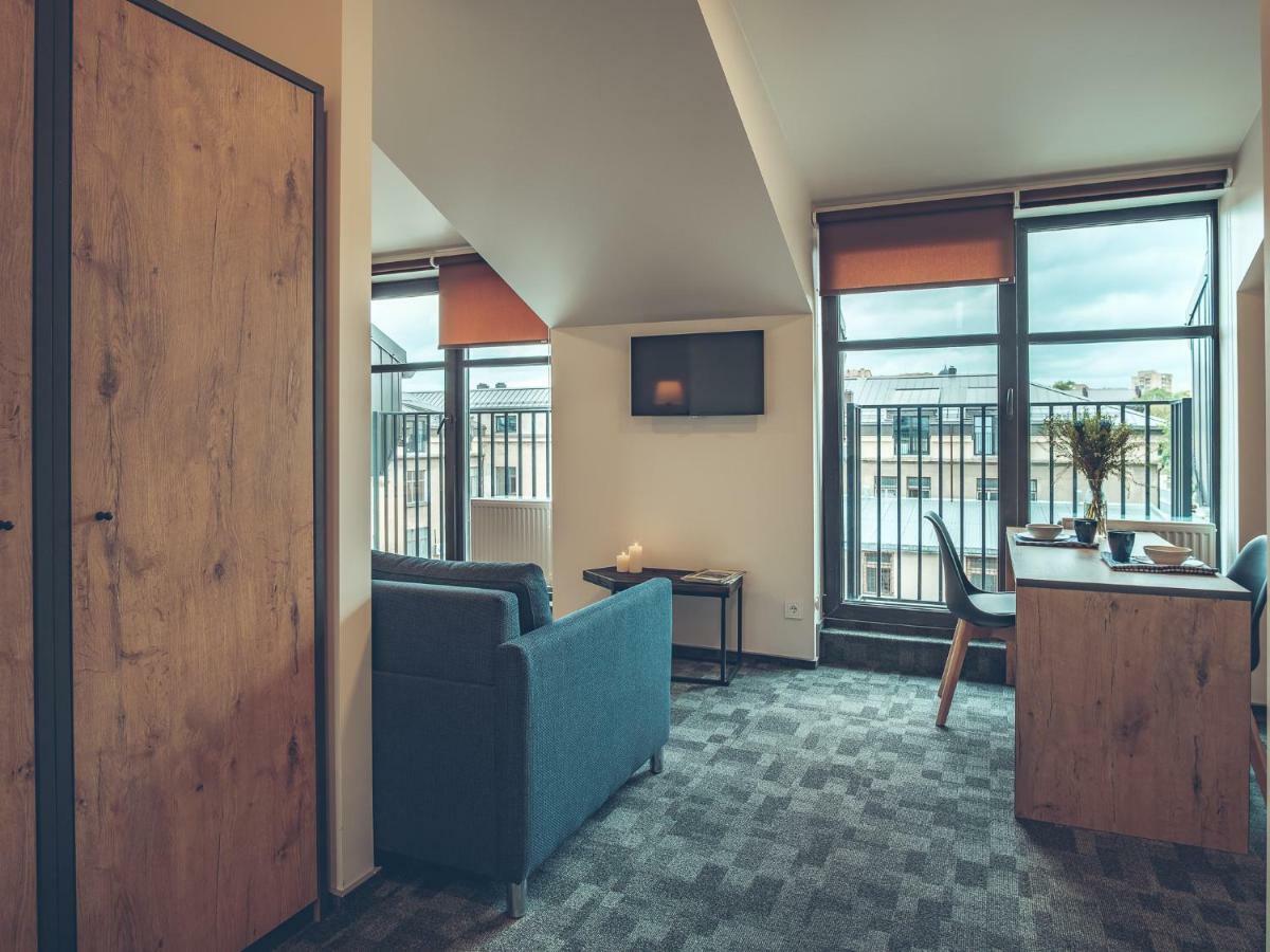 Self Check-in Railway Hotell VNO